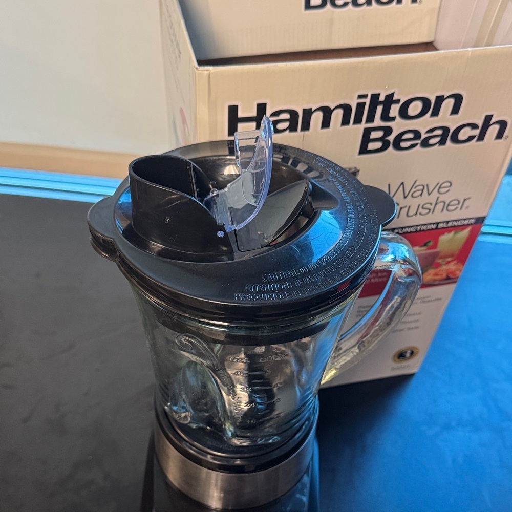 Hamilton Beach Wave Crusher Blender - Black and Silver - Picture 3 of 4